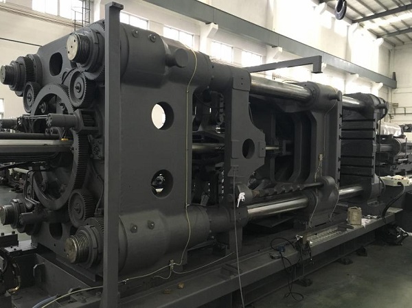 1000ton injection moulding machine