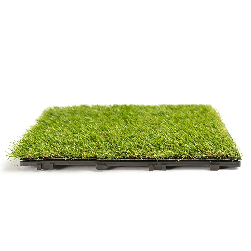 ペットが装飾的なカーペットの草やボードの草で遊ぶための人工の緑のカーペットの草