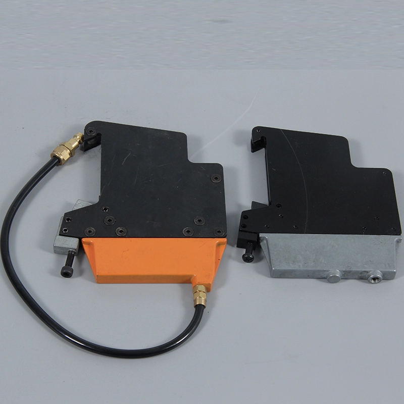 スリッター機用プラスチックフィルム切断空気圧工具ホルダー