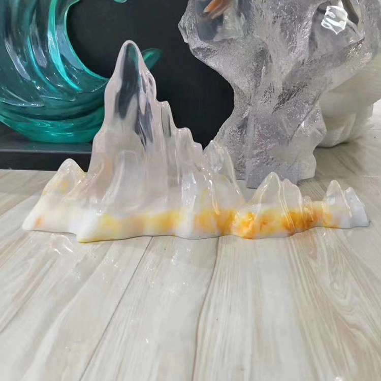 光と樹脂の透明な氷山のディスプレイの小道具