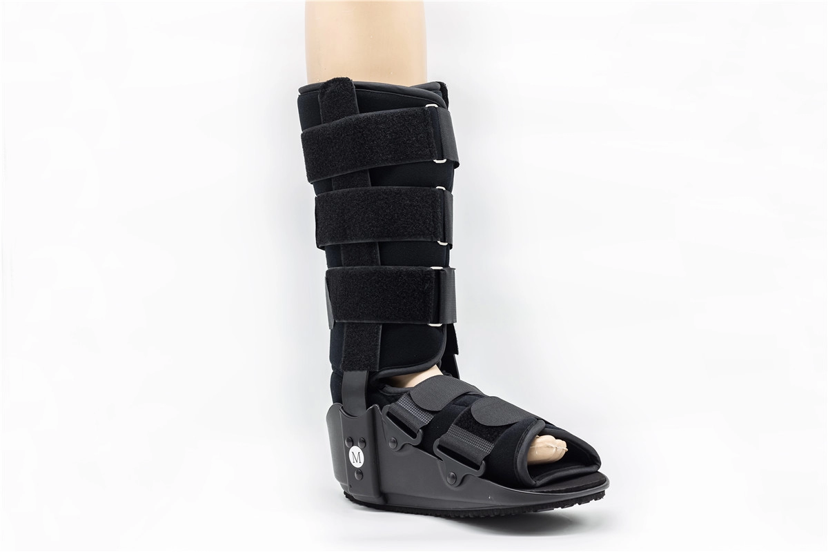 背の高い 17 インチの固定カム ウォーカー 怪我や足首の骨折をサポートするアルミニウム ステー付きブーツ ブレース