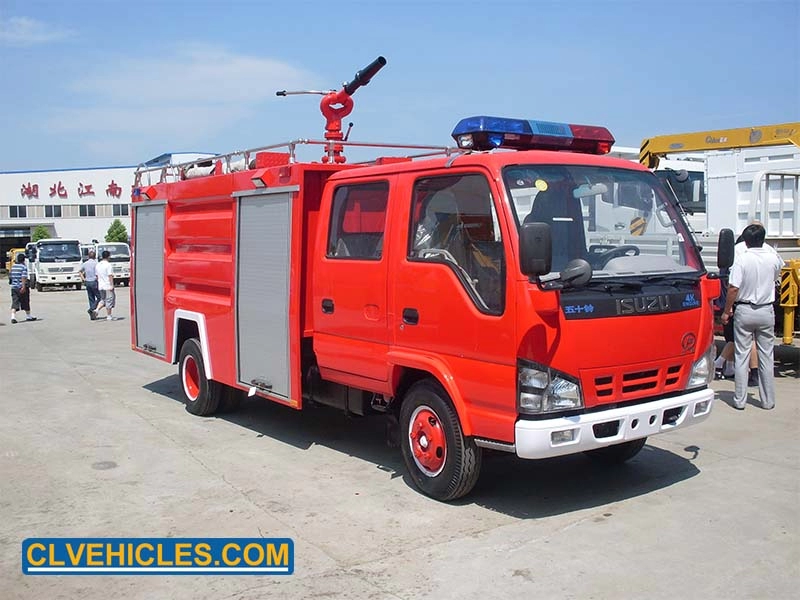 いすゞ3000リットル水槽消防車