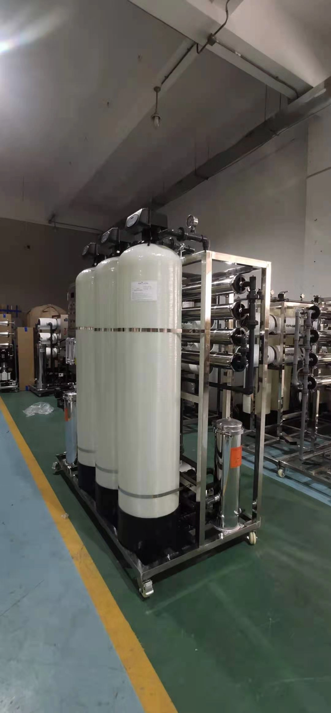 新しくアップグレードされた99.8％の工業用浄化飲料ROシステム逆浸透水処理装置