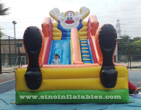 SinoInflatablesのEN14960規格に準拠した高さ6メートルの裏庭の子供用インフレータブルピエロスライド